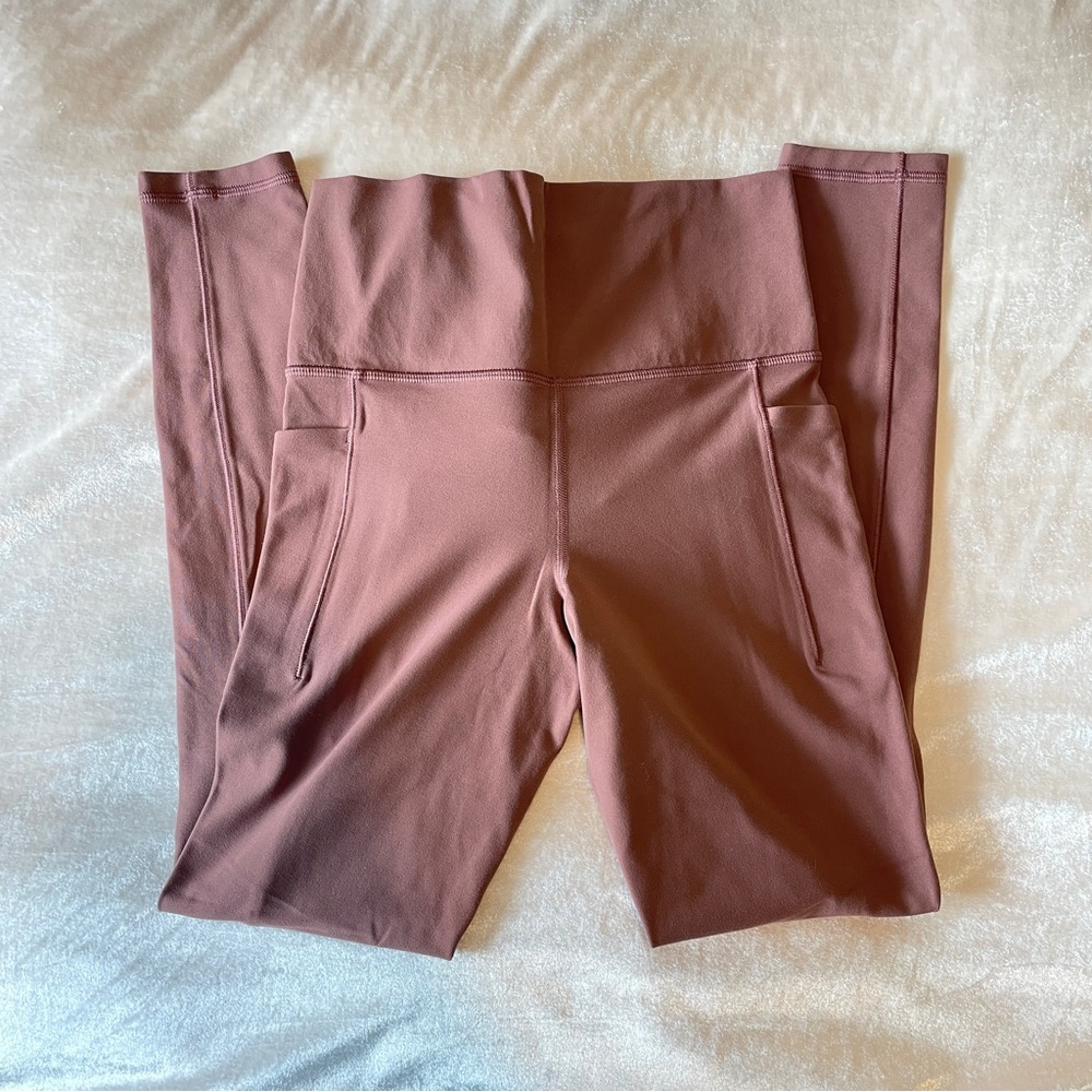 Athleta salutation stash pocket legging